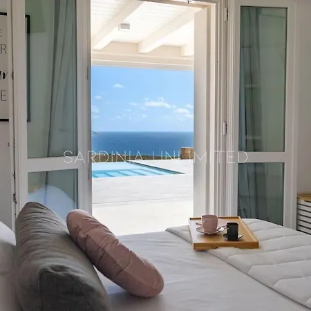 Kalli Bloom: Private Pool And Seaview Villa