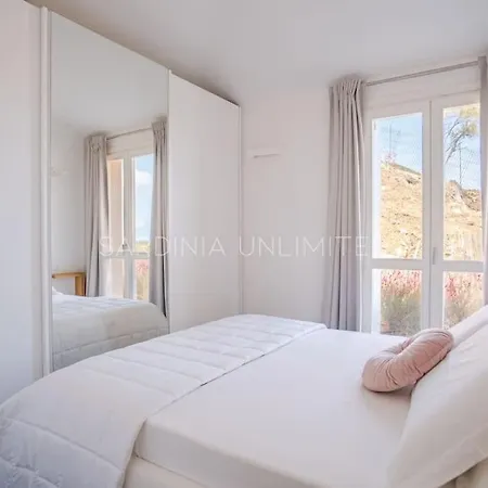 Kalli Bloom: Private Pool And Seaview Vila Marinella (Sardinia)